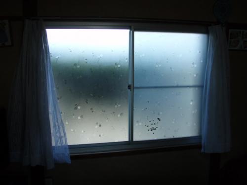 すてきな障子調の内窓を付けました。遮熱効果や防音もバッチリです。