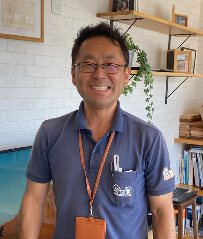 代表　塩川