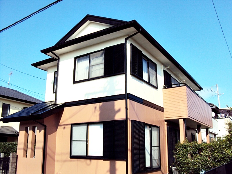 すっきりとして暖かな印象の建物になりました。