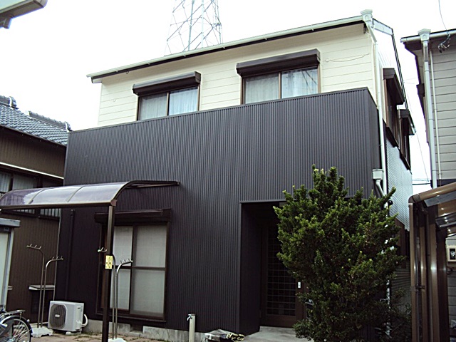 屋根と外壁の塗り替え、一部外壁の張替、ベランダ防水工事やり直し