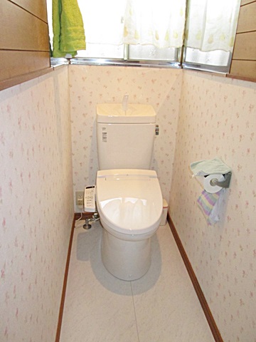 和式トイレを洋式に改修、洋室の簡易防音工事をしました。