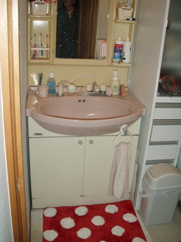 洗面化粧台と浴室換気扇を取り替えました。