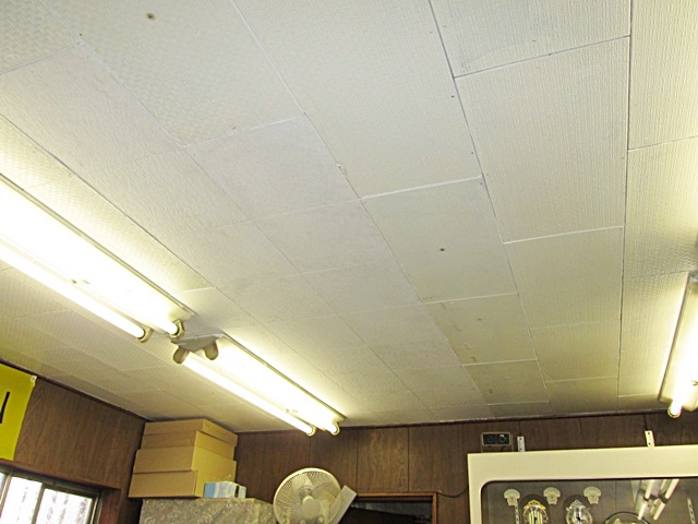 天井の補修をしました。
