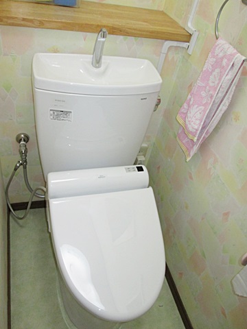 トイレと洗面化粧台を取り替えました。