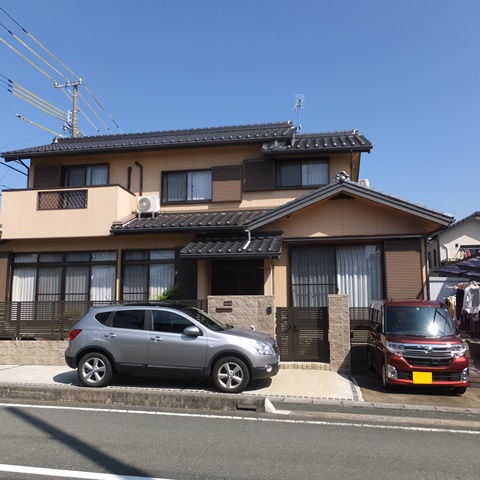外壁の塗り替えと軒天の補修をしました。 外壁の塗り替えと軒天の補修をしました。