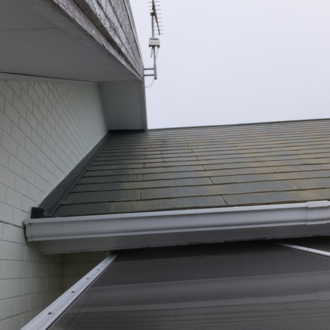 屋根と外壁の塗り替え、板金工事をしました。