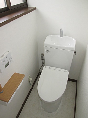 ２階は、シンプルで使い勝手の良いトイレになりました。