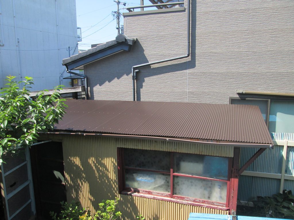 屋根の吹き替えと外壁塗装、板金工事をしました
