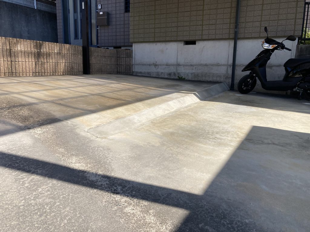 駐車場の拡張をしました