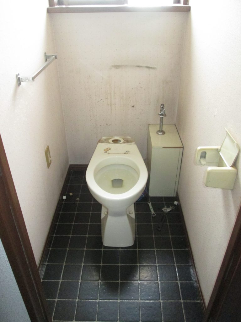 1階・2階のトイレをおしゃれにリフォーム。