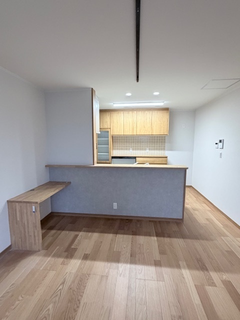 豊橋市 増築リノベーション施工事例｜実家の横に16帖LDKを増築し家族6人が集う住まいに