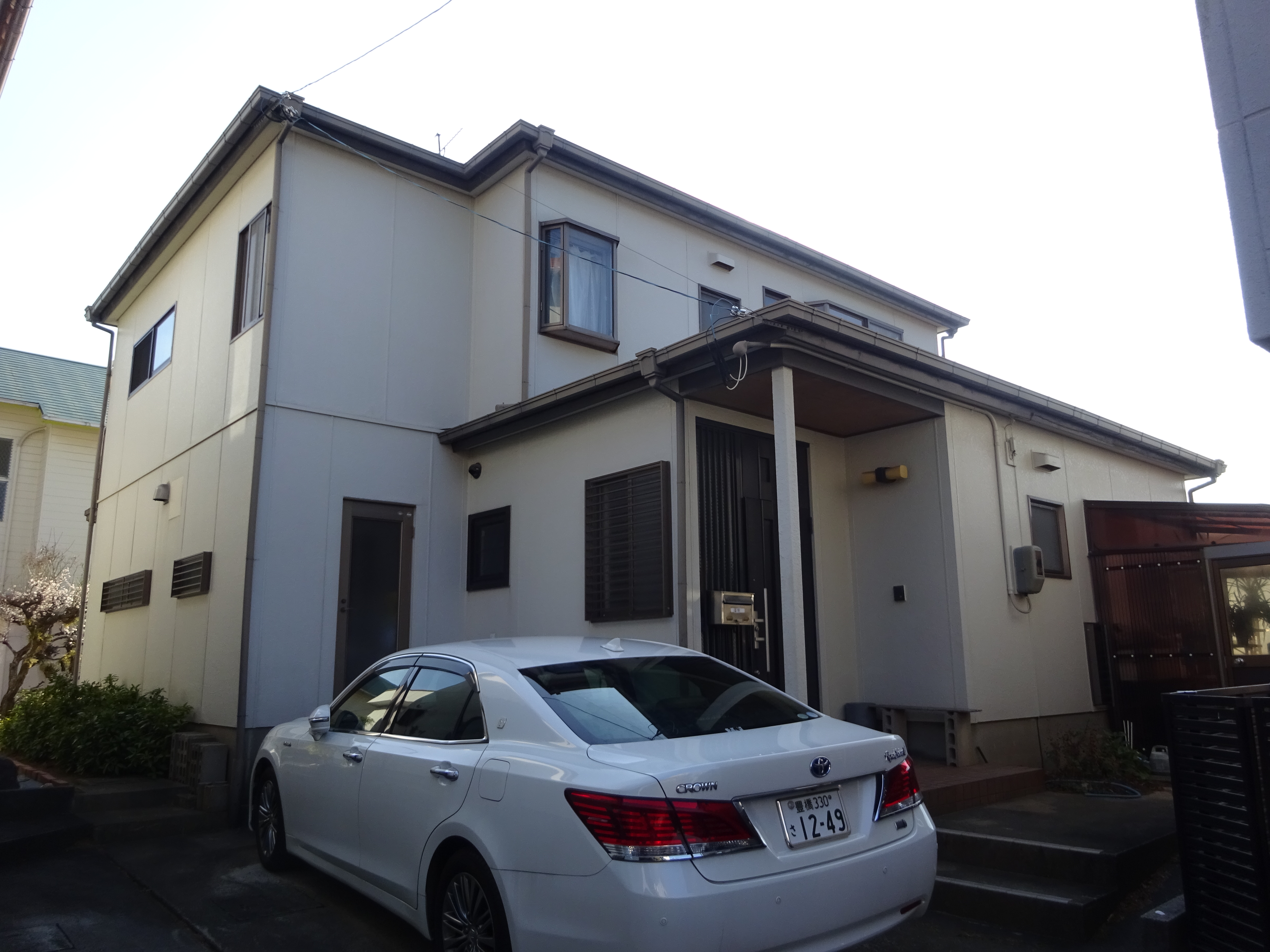 OBのお客様より美観と防水性を回復した外壁塗装工事のご依頼