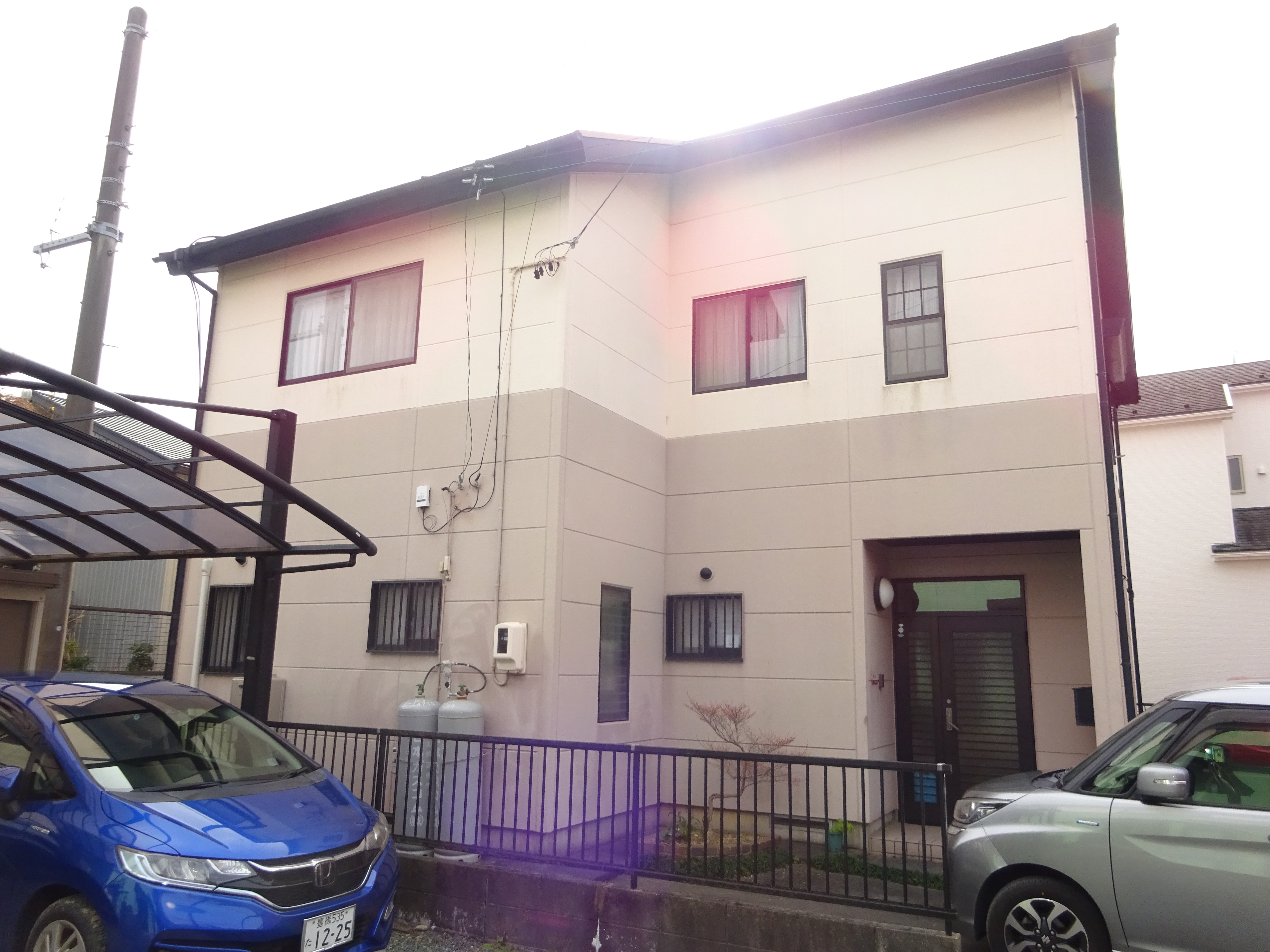 外壁塗装と玄関ドア交換で住まいを一新